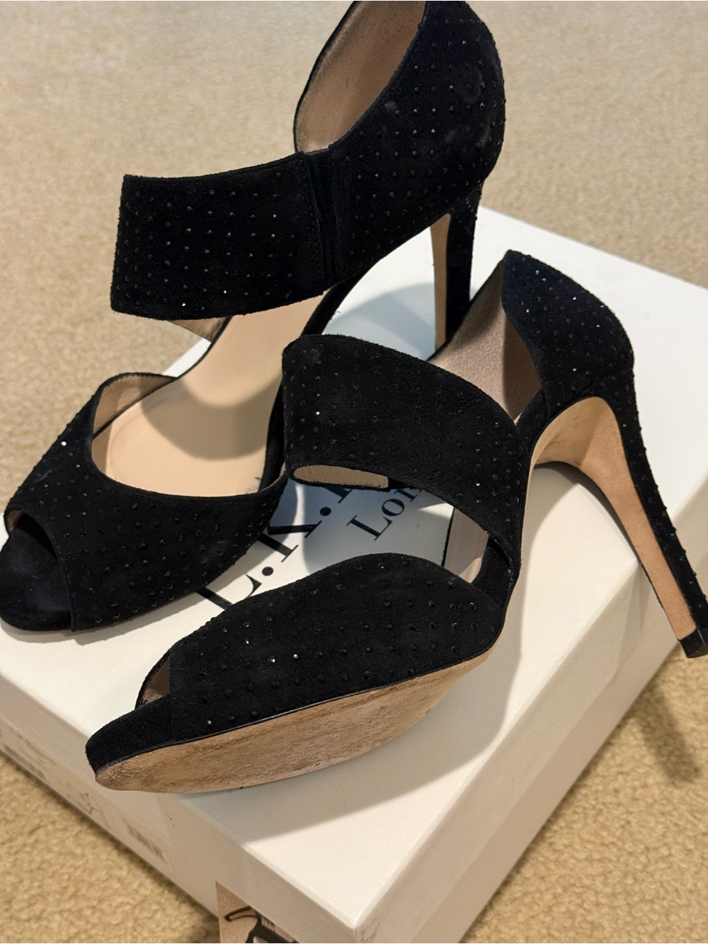 L.K. Bennett Alondra Crystal heels in black suede. Sz. 39 excellent condition.